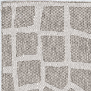 HomeRoots 5' Gray Abstract Area Rug for Indoor & Outdoor Use - Stylish, Durable, and Easy to Clean Design 5' x 8' 375254