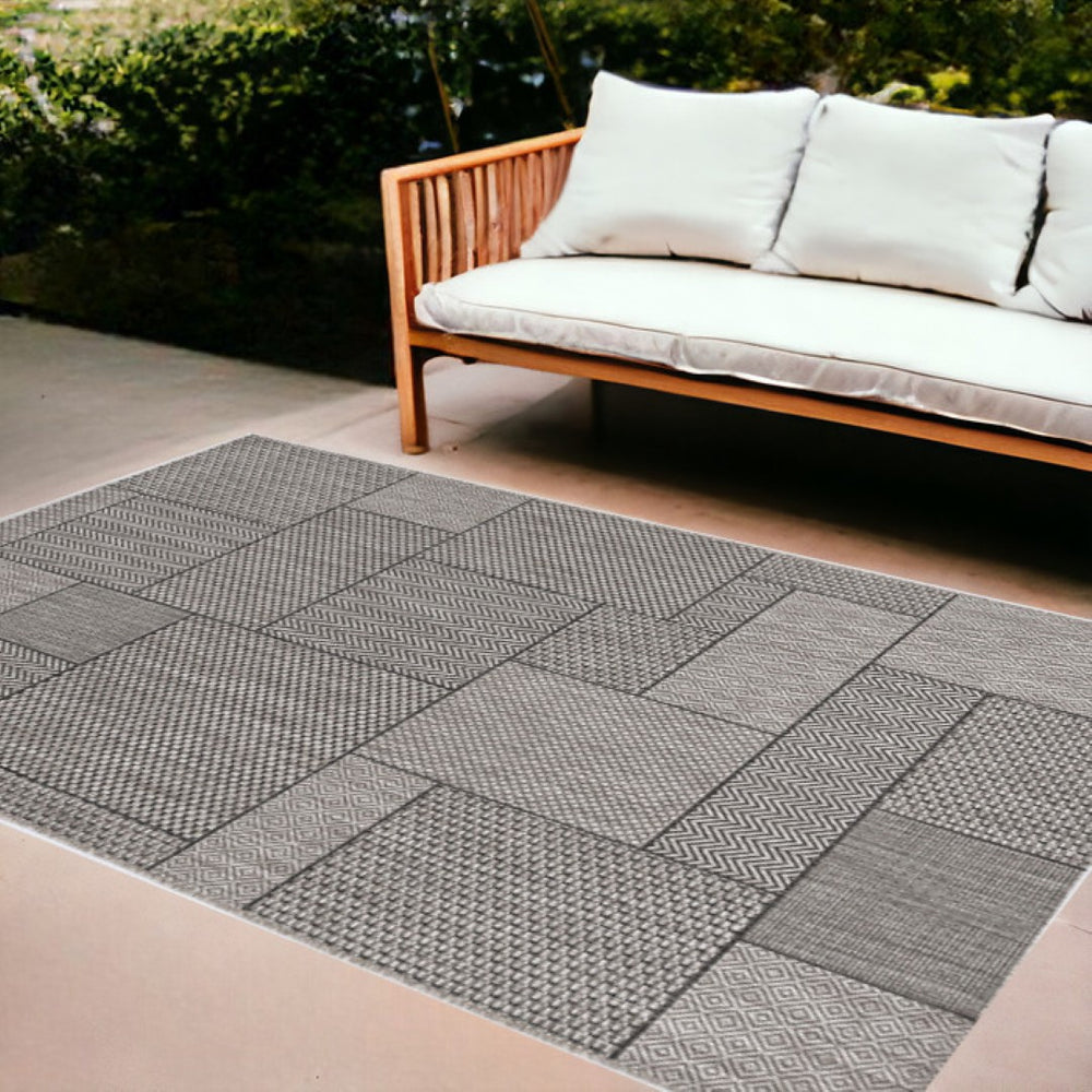 HomeRoots 8' Gray Southwestern Indoor/Outdoor Area Rug - Durable, Versatile Design for High-Traffic Spaces 8' x 11' 375260