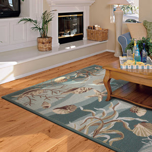 Homeroots 3' X 5' Seafoam Corals And Shells Area Rug  Polyester 375433