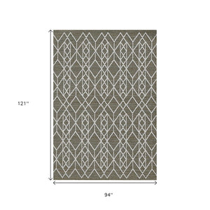 HomeRoots 4' Gray Southwestern Indoor/Outdoor Area Rug - Stylish, Durable, and Low-Maintenance for Any Space 8' x 10' 375556