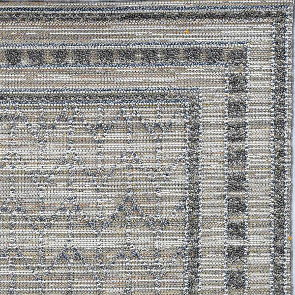 Homeroots 4' X 6' Gray Chevron Indoor Outdoor Area Rug  Polypropylene 375577