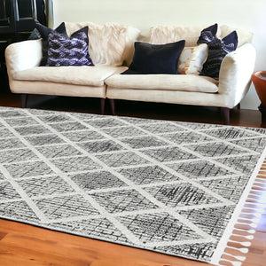 Homeroots 12' X 15' Charcoal Geometric Area Rug  Polyester 375664