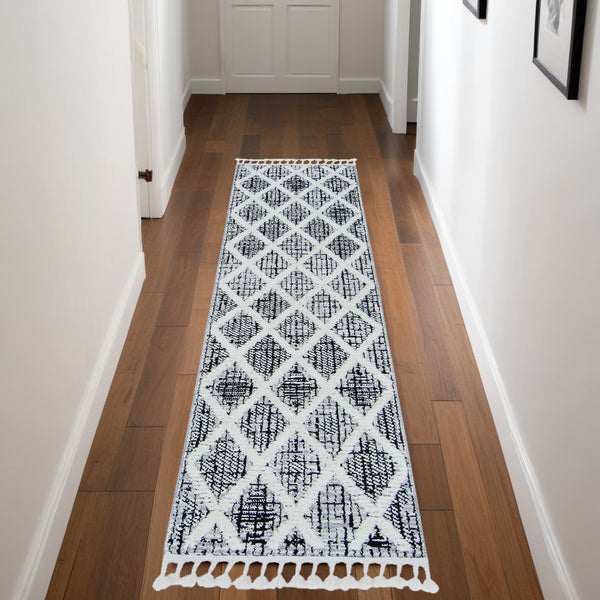 Homeroots 8' Runner Charcoal Geometric Runner Rug  Polyester 375665