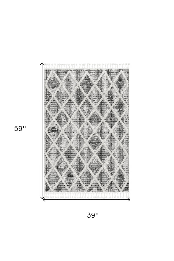 Homeroots 3' X 5' Charcoal Geometric Area Rug  Polyester 375666