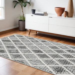 Homeroots 105 X 156 Charcoal Polyester Rug  Polyester 375669