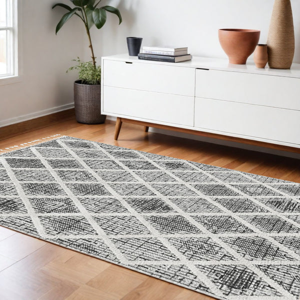 Homeroots 105 X 156 Charcoal Polyester Rug  Polyester 375669