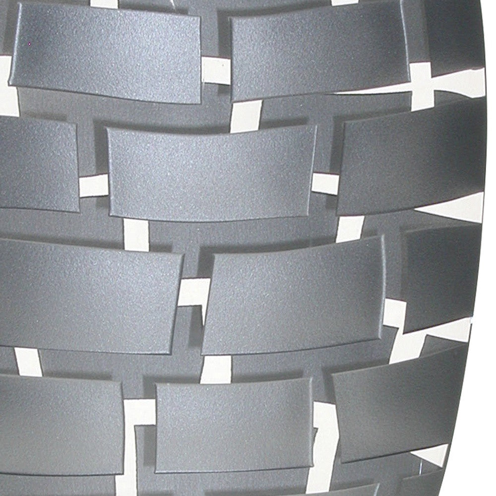 Homeroots 12 Mouth Blown Wall Design Silver Vase  Lead Free Crystal 375734