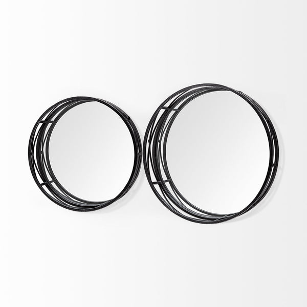 Homeroots Set Of Two Black Round Metal Indoor Outdoor Tray With Handles   376025