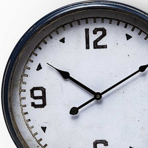 Homeroots 16" Circle Blue Glass Analog Wall Clock  Metal 376255