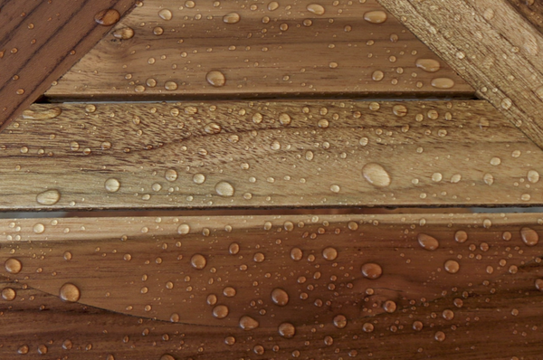 Homeroots 18" X 17" Brown Teak Corner Shower Bench With Shelf  Teak 376736