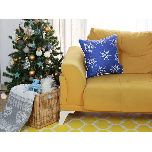 Homeroots Set Of 4 18" Christmas Snowflakes Throw Pillow Cover In Blue   376858