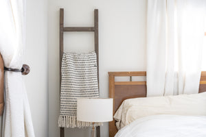 Homeroots 5 Step Rustic Espresso Gray Wood Ladder Shelf  Wood 380328