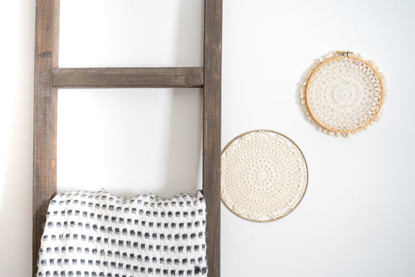 Homeroots 6 Step Rustic Espresso Wood Ladder Shelf  Wood 380329