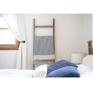 Homeroots 6 Step Rustic Weathered Grey Wood Ladder Shelf  Wood 380338