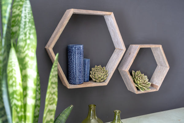 Homeroots Set Of 3 Hexagon Rustic Natural Weathered Grey Wood Open Box Shelve  Wood 380354