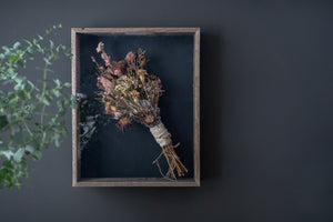 Homeroots 18" X 24" Rustic Weathered Grey Picture Frame With Hanger   380367