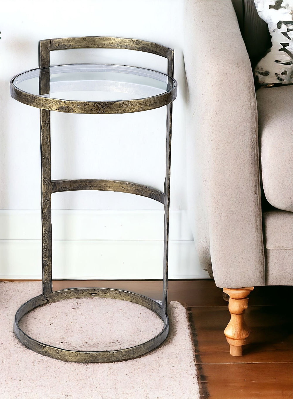 Homeroots 27" Gold And Clear Glass Round End Table   380690