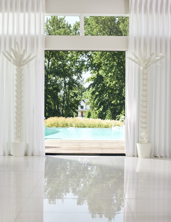 Chelsea House Palm Tree Off-White Lacquered Iron Sculpture 96" Tall — Slim, Durable Tropical Accent For Modern Spaces 383720