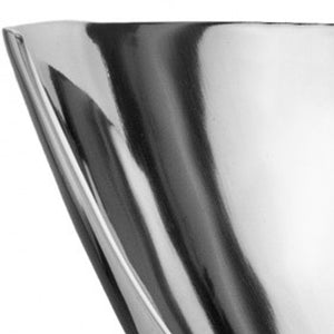 Homeroots 17" Silver Aluminum Modern Abstract Centerpiece Bowl   383745