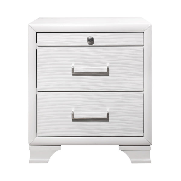 Homeroots White Nightstand With 3 Drawers   384057