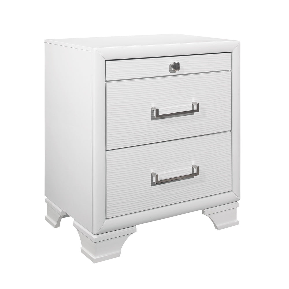 Homeroots White Nightstand With 3 Drawers   384057
