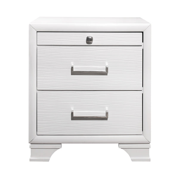 Homeroots White Nightstand With 3 Drawers   384057