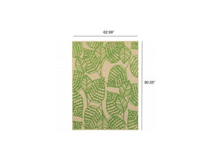 Homeroots Green Floral Indoor Outdoor Area Rug  Polypropylene 384344
