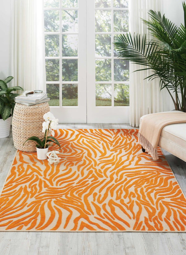 Homeroots 4' Orange And Ivory Abstract Stain Resistant Area Rug - Stylish Indoor/Outdoor Design, Durable & Chic 4? X 6? Polypropylene 384590