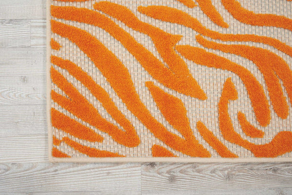 Homeroots 4' Orange And Ivory Abstract Stain Resistant Area Rug - Stylish Indoor/Outdoor Design, Durable & Chic 4? X 6? Polypropylene 384590