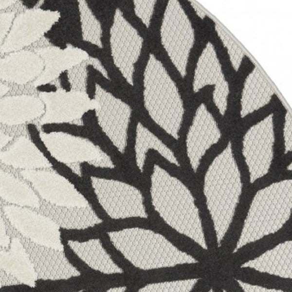 HomeRoots 5' Timeless Floral Indoor Outdoor Rug - Durable, Easy-Care, Versatile Accent for Any Space 5' Round Area Rug Black White 384599