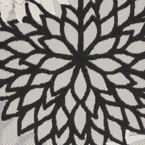 HomeRoots 5' Timeless Floral Indoor Outdoor Rug - Durable, Easy-Care, Versatile Accent for Any Space 6'x9' Area Rug Black White 384600