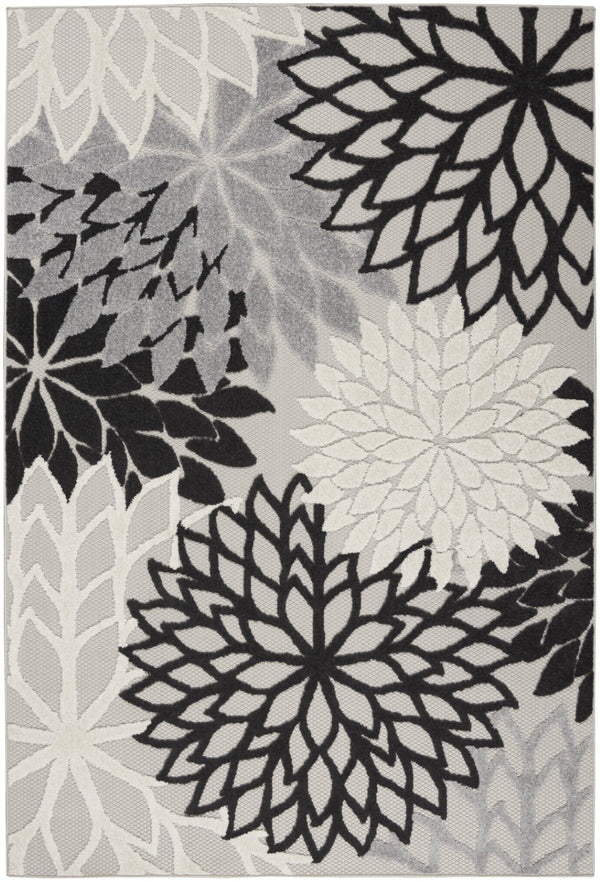 HomeRoots 5' Timeless Floral Indoor Outdoor Rug - Durable, Easy-Care, Versatile Accent for Any Space 6'x9' Area Rug Black White 384600