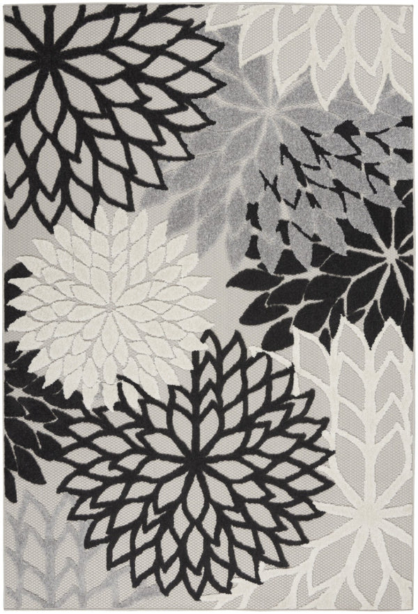 HomeRoots 5' Timeless Floral Indoor Outdoor Rug - Durable, Easy-Care, Versatile Accent for Any Space 6'x9' Area Rug Black White 384600
