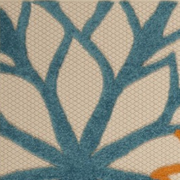 Homeroots 4' X 6' Ivory And Blue Floral Area Rug - Stylish Indoor/Outdoor Design, Perfect For Any Space! 4?X6' Polypropylene 384633