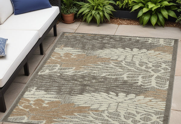 Homeroots 4' Gray And Ivory Indoor Outdoor Area Rug - Stylish, Durable, Versatile For Home And Patio Use! 4' X 6' Polypropylene 384658