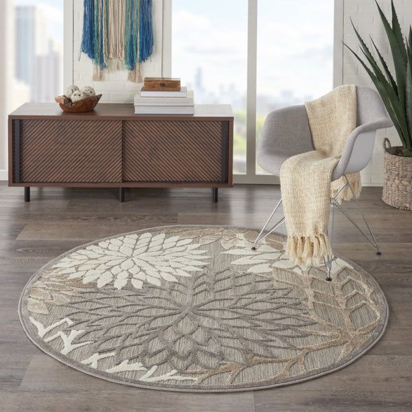 HomeRoots 5' Elegant Gray and Ivory Floral Area Rug for Indoor and Outdoor Spaces – Durable, Versatile Design 5' Round Round 384664