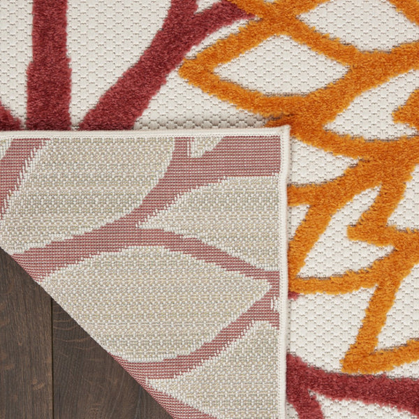 Homeroots 4' X 6' Green And Ivory Indoor-outdoor Area Rug - Stylish, Durable, Easy Maintenance For Any Space 4' X 6' Polypropylene 384674