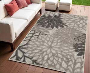 Homeroots 4' X 6' Gray Indoor Outdoor Area Rug - Durable, Stylish, Versatile For Elegant Spaces & High Traffic 4' X 6' Polypropylene 384696
