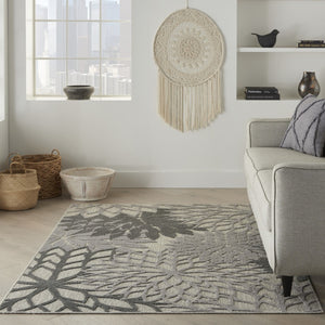 HomeRoots 5' Gray Floral Area Rug - Versatile Indoor/Outdoor Design for Stylish Spaces & High Traffic Areas 5'x8' Area Rug 384700
