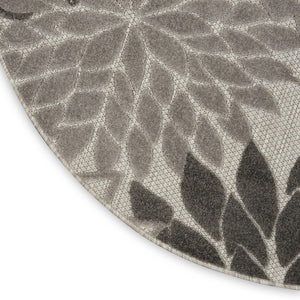 HomeRoots 5' Gray Floral Area Rug - Versatile Indoor/Outdoor Design for Stylish Spaces & High Traffic Areas 5' Round Area Rug 384702