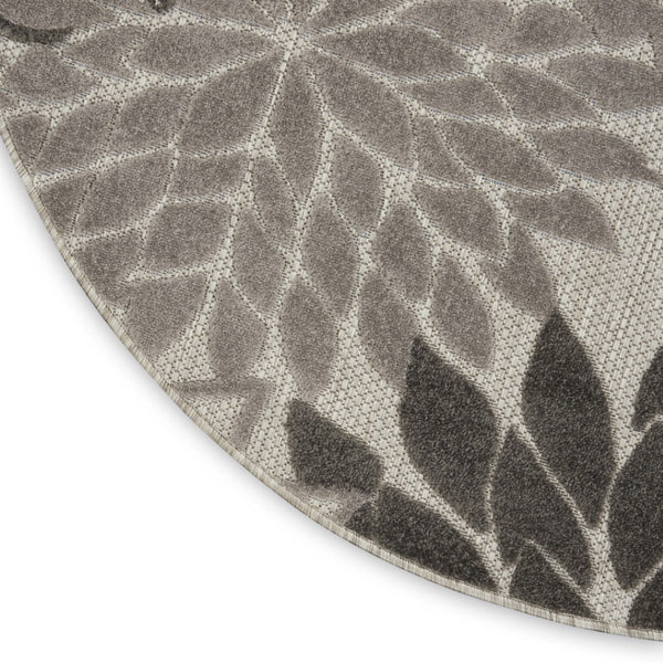HomeRoots 5' Gray Floral Area Rug - Versatile Indoor/Outdoor Design for Stylish Spaces & High Traffic Areas 5' Round Area Rug 384702