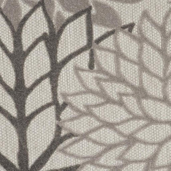 HomeRoots 5' Gray Floral Area Rug - Versatile Indoor/Outdoor Design for Stylish Spaces & High Traffic Areas 5' Round Area Rug 384702