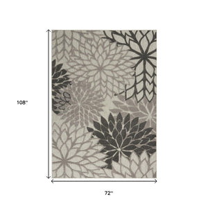 HomeRoots 5' Gray Floral Area Rug - Versatile Indoor/Outdoor Design for Stylish Spaces & High Traffic Areas 6'x9' Area Rug 384704