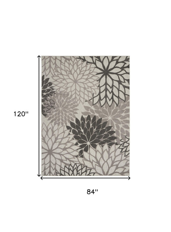 HomeRoots 5' Gray Floral Area Rug - Versatile Indoor/Outdoor Design for Stylish Spaces & High Traffic Areas 7'x10' Area Rug 384706