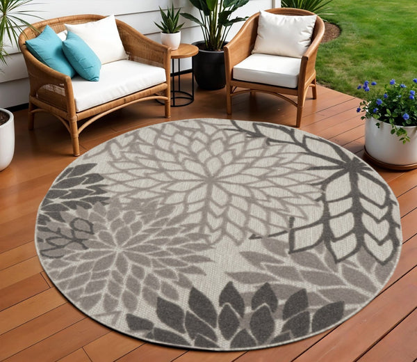 HomeRoots 5' Gray Floral Area Rug - Versatile Indoor/Outdoor Design for Stylish Spaces & High Traffic Areas 8' Round Area Rug 384710
