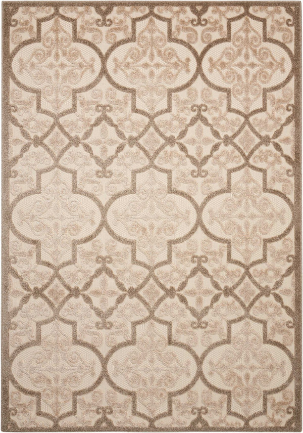 Homeroots 4' Cream Moroccan Area Rug - Stylish Indoor Outdoor Design For Living Spaces, Patios, And More! 4' X 6' Polypropylene 384767
