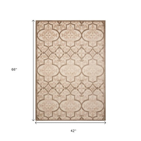 Homeroots 4' Cream Moroccan Area Rug - Stylish Indoor Outdoor Design For Living Spaces, Patios, And More! 4' X 6' Polypropylene 384767