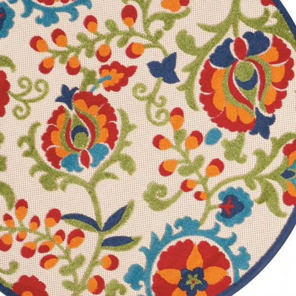 HomeRoots 5' Timeless Green and Ivory Floral Area Rug for Indoor and Outdoor Spaces – Durable & Elegant Design 5' Round Area Rug 384796