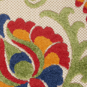 HomeRoots 5' Timeless Green and Ivory Floral Area Rug for Indoor and Outdoor Spaces – Durable & Elegant Design 7'x10' Area Rug 384801