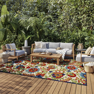HomeRoots 5' Timeless Green and Ivory Floral Area Rug for Indoor and Outdoor Spaces – Durable & Elegant Design 7'x10' Area Rug 384801